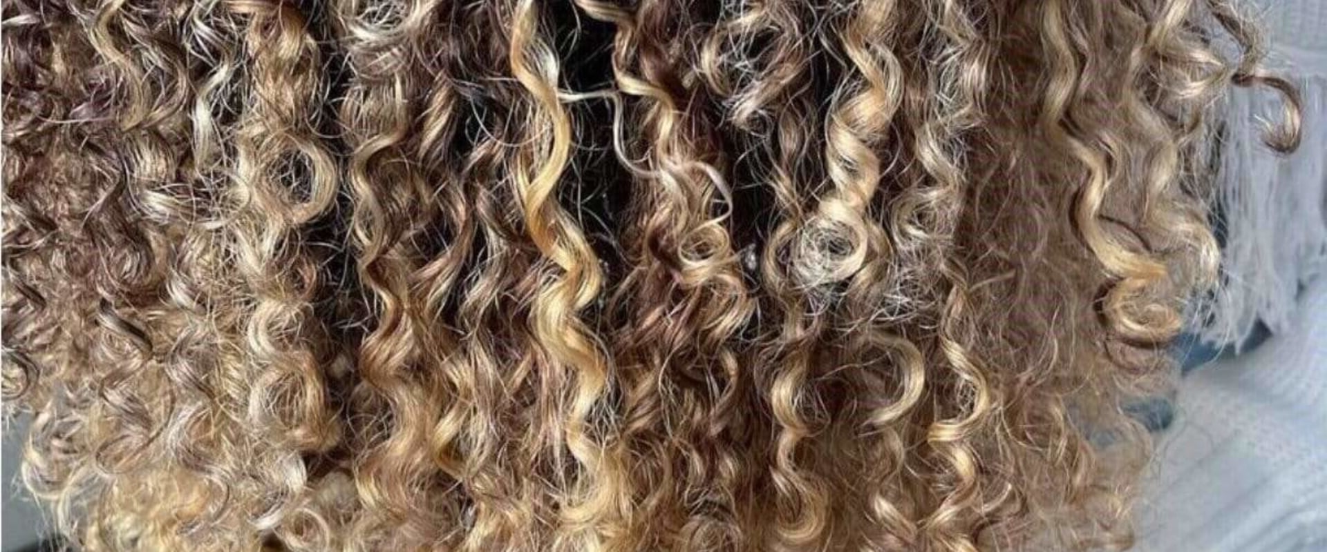 Expert Tips for Preventing Tangled Curls Throughout the Day