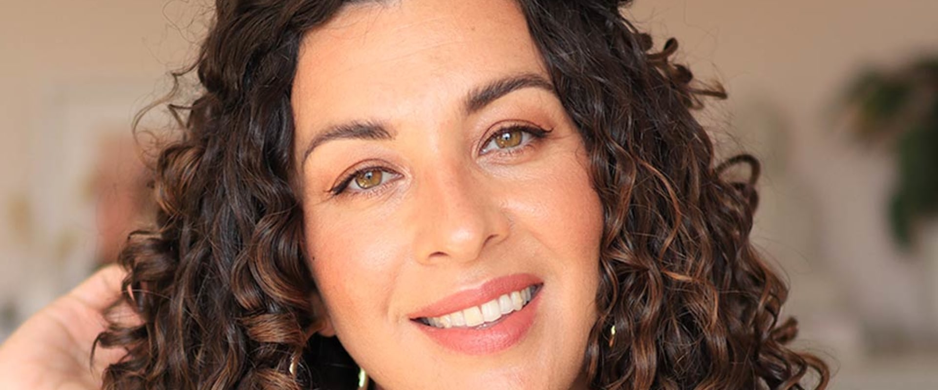 The Ultimate Guide to Curly Hair Styling: How Often Should You Wash Your Curls?