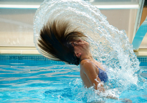 Protecting Your Curls: The Best Way to Keep Your Hair Healthy While Swimming